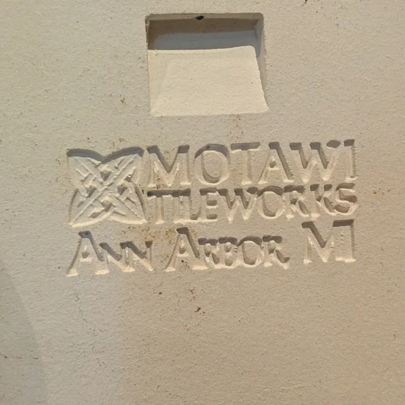 Arbor Motawi Tileworks Cream Tile - Picture 4 of 7